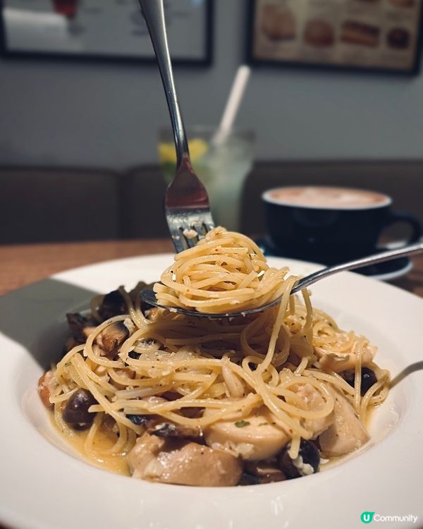 觀塘人氣文青風cafe🧇必食招牌糯米窩夫🤤
糯米窩夫必試！