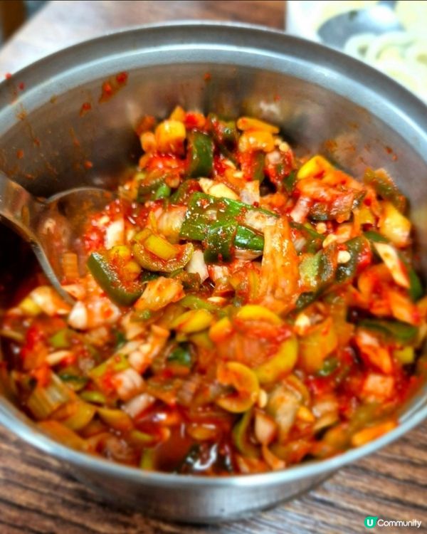 🇰首爾必食刀削麵推薦！海鮮湯底超鮮甜，餃子仲好Juicy！