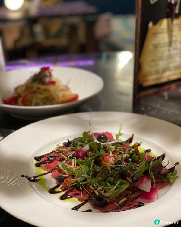 魔杖點燃、酒液變色、維港夜景！這家餐酒吧的體驗太魔幻！