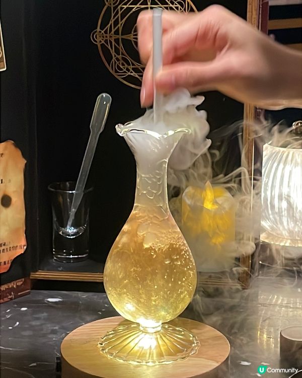 魔杖點燃、酒液變色、維港夜景！這家餐酒吧的體驗太魔幻！