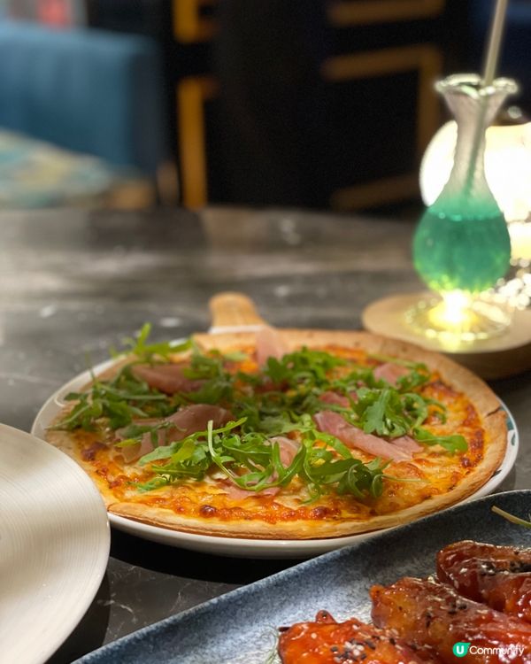 魔杖點燃、酒液變色、維港夜景！這家餐酒吧的體驗太魔幻！