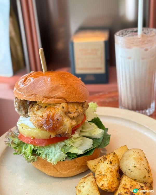 呢個burger 🍔真係大過我塊面🤣🤣