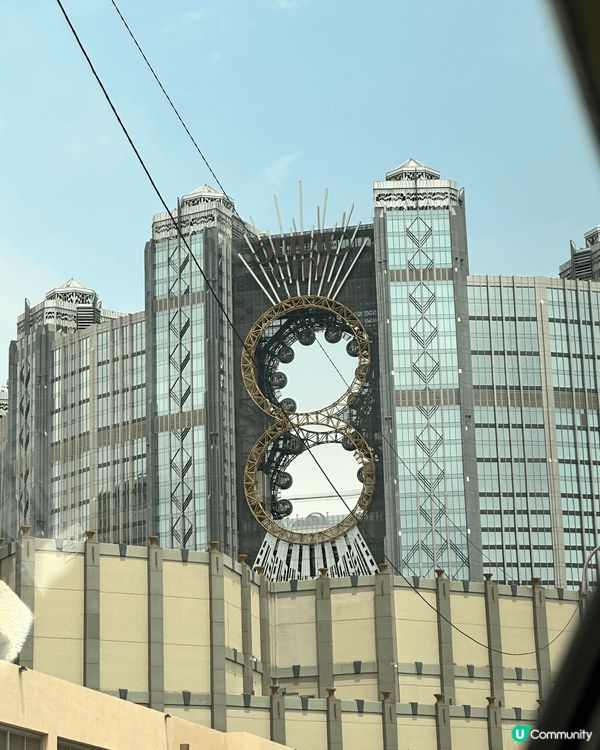 澳門新濠影匯8字摩天輪，非常特別的設計，很適合打卡