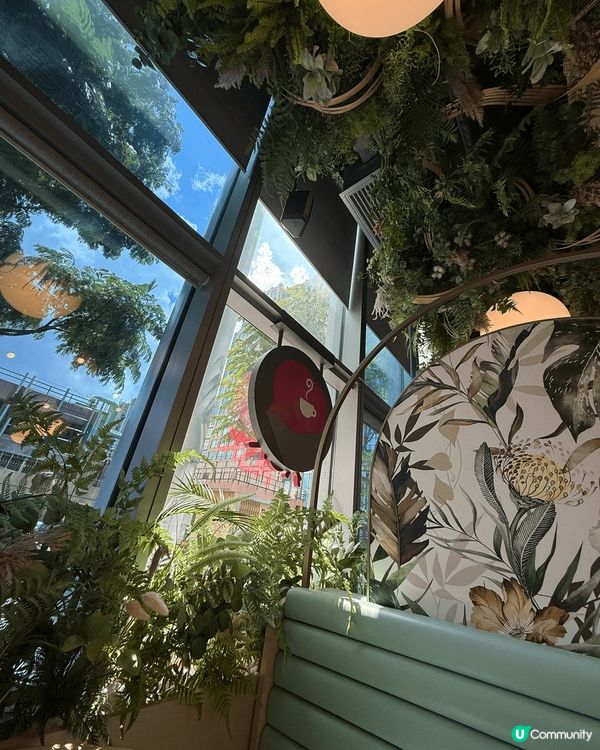 經過尖沙咀The One商場，發現有一間商舖有小丸子的打卡位...