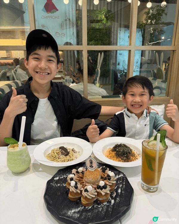 經過尖沙咀The One商場，發現有一間商舖有小丸子的打卡位...