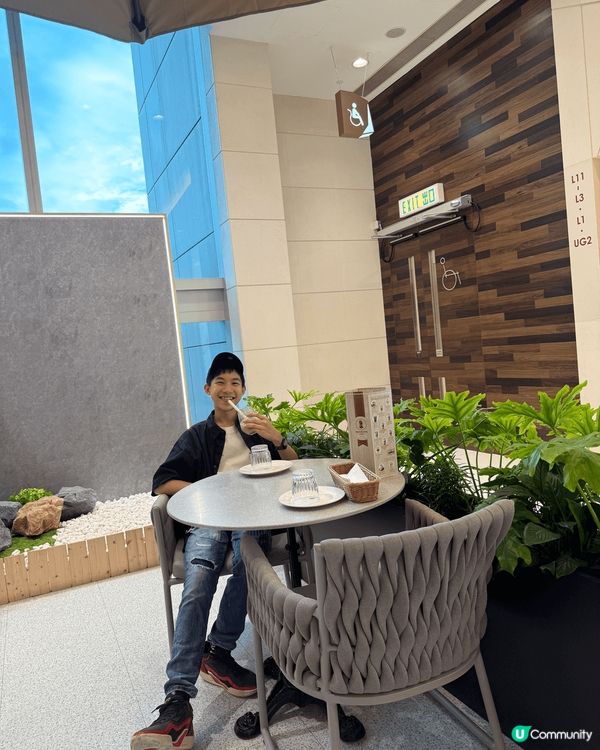 經過尖沙咀The One商場，發現有一間商舖有小丸子的打卡位...