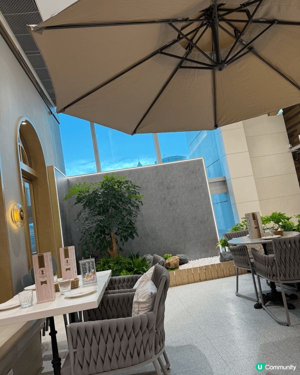 經過尖沙咀The One商場，發現有一間商舖有小丸子的打卡位...