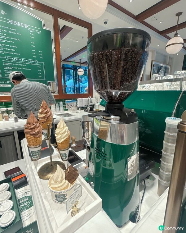 Ralph's Coffee 咖啡☕️的天花板