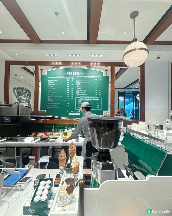 Ralph's Coffee 咖啡☕️的天花板