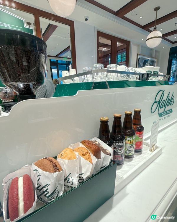 Ralph's Coffee 咖啡☕️的天花板