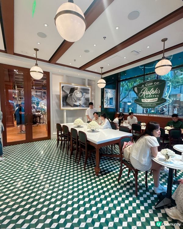 Ralph's Coffee 咖啡☕️的天花板