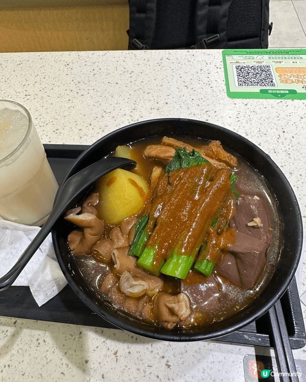 我要介紹的是永年車仔麵，每一樣餸都好入味！尤其豬腸，豬紅！