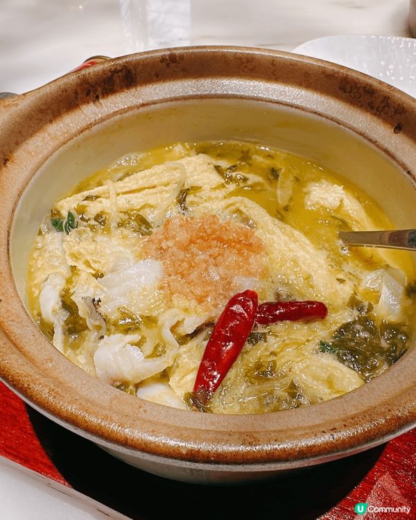 今次要介紹嘅係「綠茶」，係食杭州菜嘅餐廳，要介紹嘅係「龍井烤...