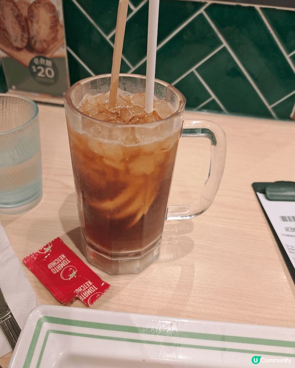 2 Cafe 下午茶，點了豬扒包，豬扒超入味，好淋，十分ju...