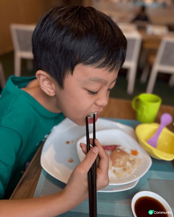 灣仔一日遊，食自助餐同埋去左一間cafe 坐下！