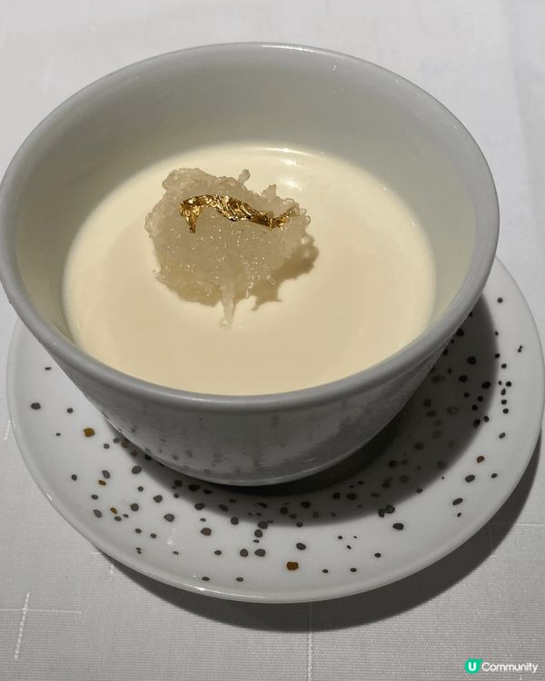 這間餐廳獲得米芝蓮，最出色莫過於XO 醬，內有金華火腿，瑤柱...