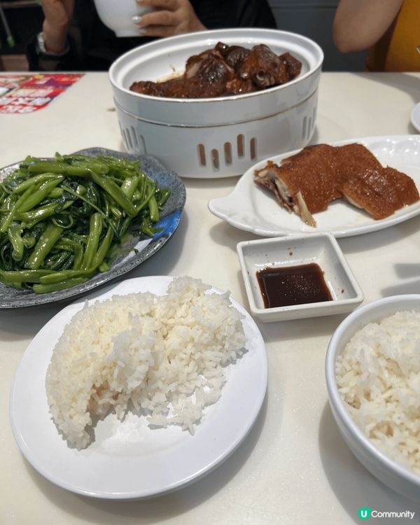 太興燒味皮脆乳豬及香噴噴的燒鵝