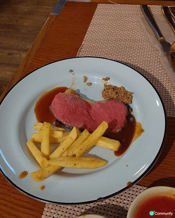 上星期食咗逸東酒店 向午餐自助餐，感覺食品種類都很豐富，有我...