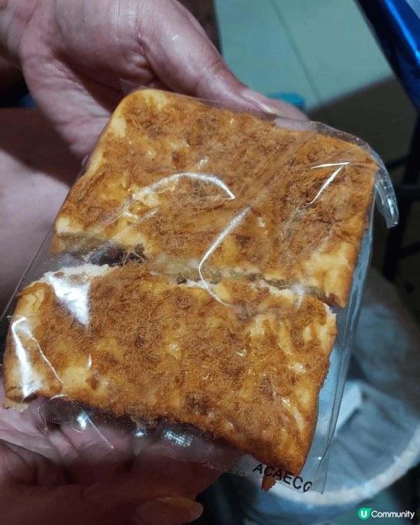在71用12元買了鹵味松松吐司來試鹵味的獨特醬料與吐司的搭配...