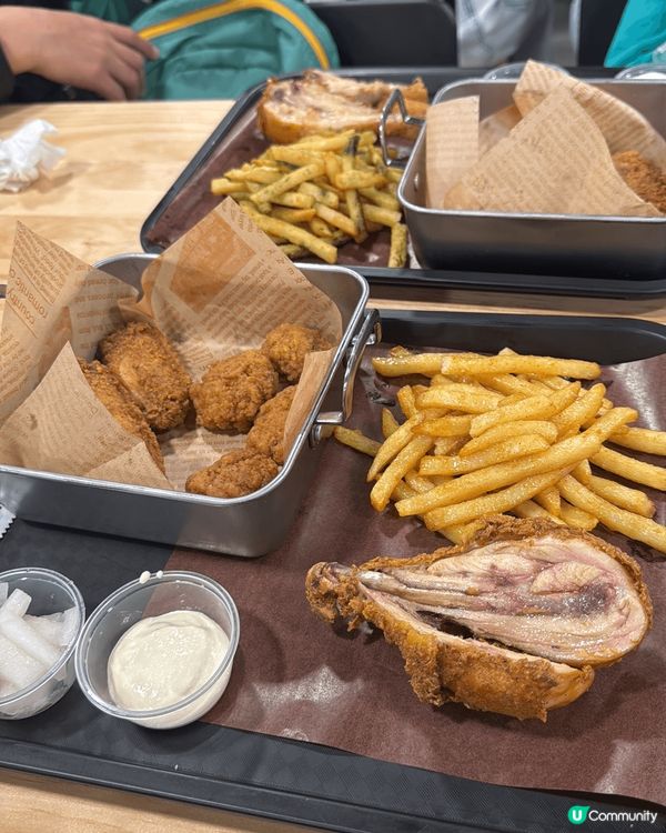 哩間位於深水埗西九龍中心5樓美食廣場入面既小店