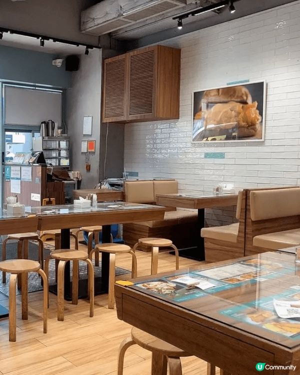 上星期同朋友去了中環的四季常餐，每日到了中午時段必大排長龍，...