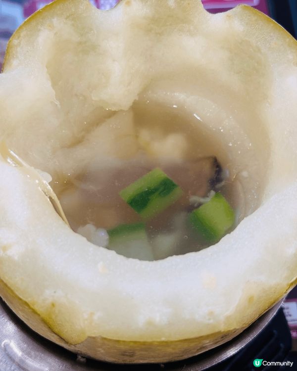 夏日炎炎，一粥麵推出冬瓜盅套餐，大大個冬瓜盅入面有鮮甜海鮮、...
