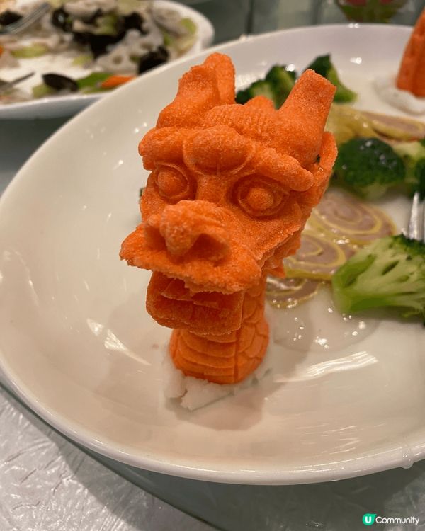 最近北上去了一間中式酒樓，發現真的色香味俱全，睇到龍頭裝飾，...