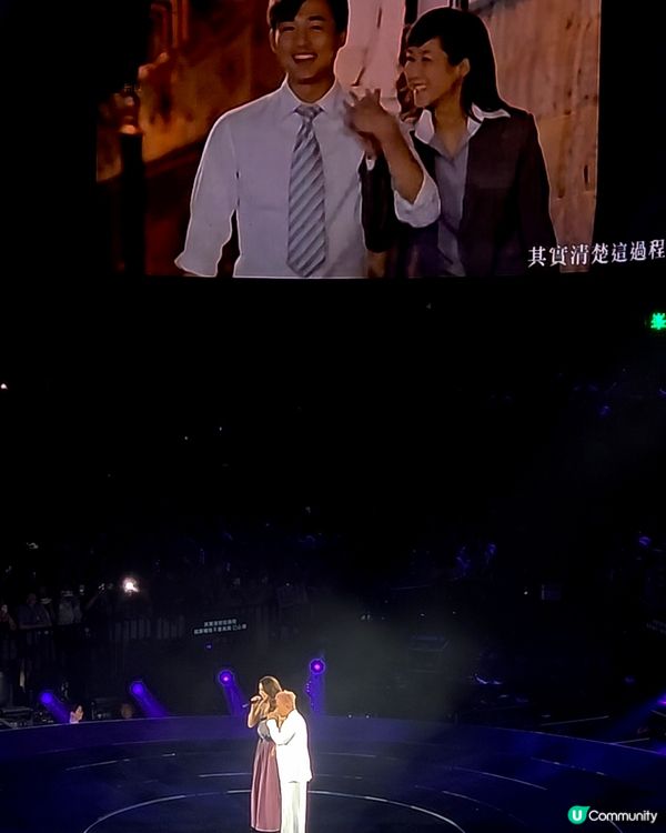 林峯演唱會，嘉欣感動落淚😭