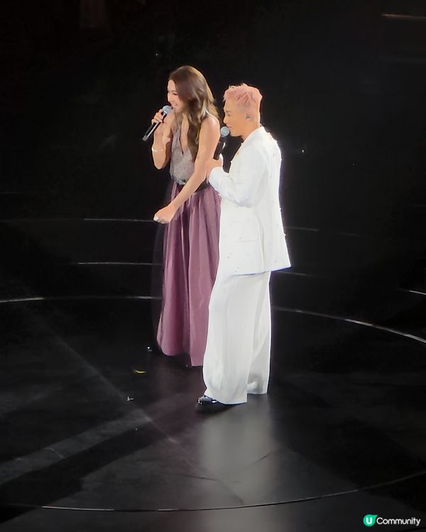 林峯演唱會，嘉欣感動落淚😭