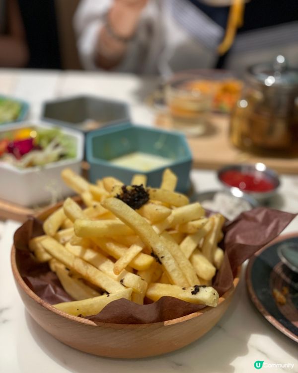 OVO CAFE——素食的高級享受，還能在花店裡用餐