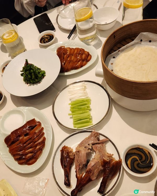 🦆🔥 花悅庭烤鴨，脆皮肉嫩，香氣四溢！