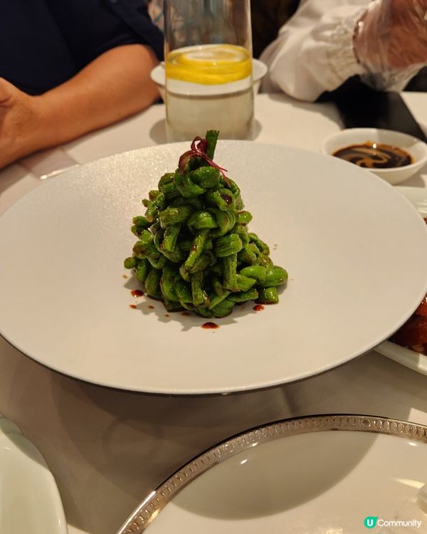 🦆🔥 花悅庭烤鴨，脆皮肉嫩，香氣四溢！