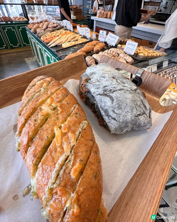 🇰🇷濟州島超人氣麵包店！蒜蓉法包控必去💥 無得輸！