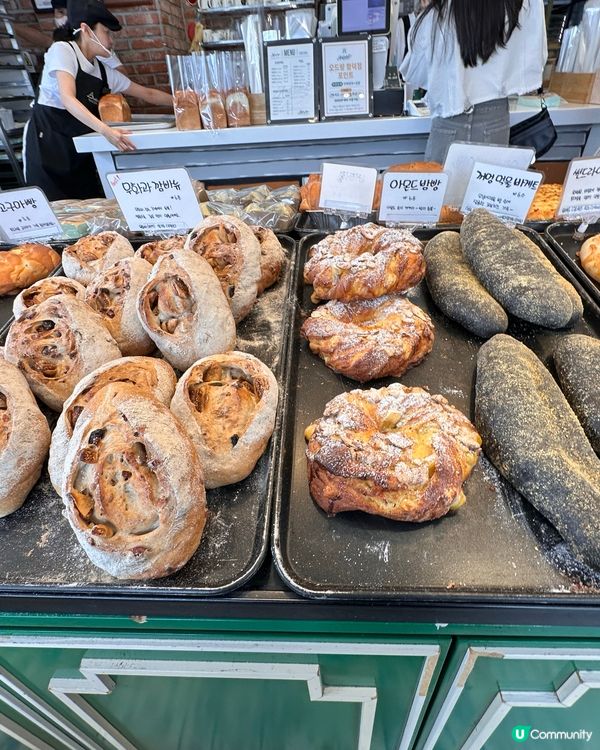 🇰🇷濟州島超人氣麵包店！蒜蓉法包控必去💥 無得輸！