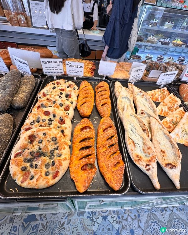 🇰🇷濟州島超人氣麵包店！蒜蓉法包控必去💥 無得輸！