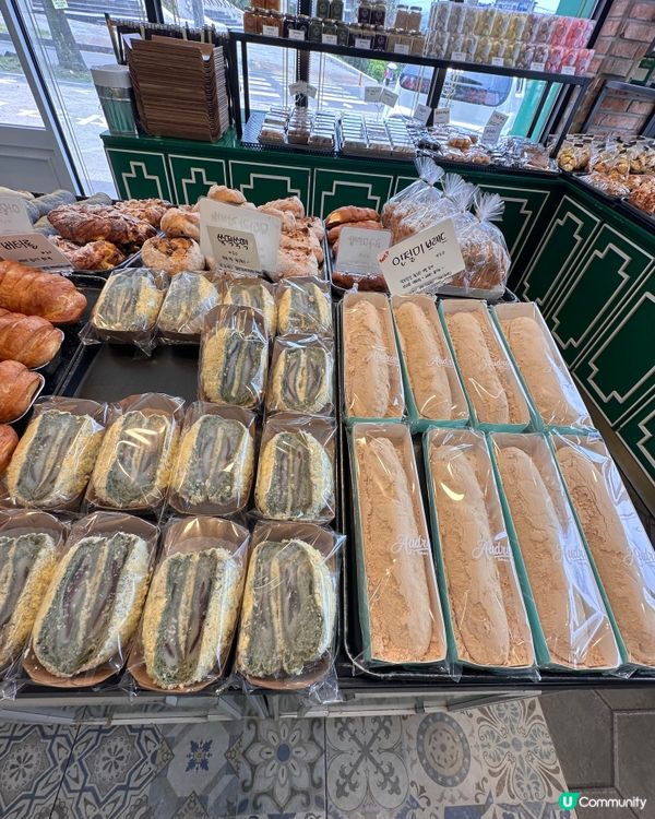 🇰🇷濟州島超人氣麵包店！蒜蓉法包控必去💥 無得輸！