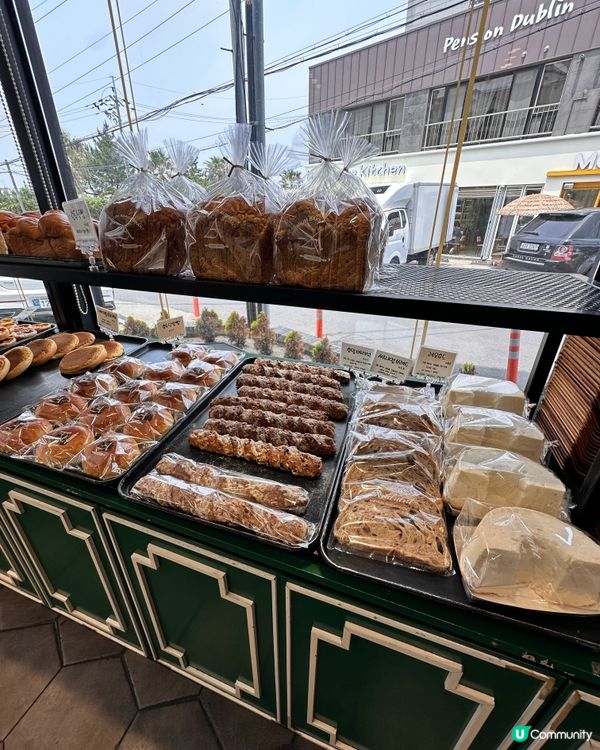 🇰🇷濟州島超人氣麵包店！蒜蓉法包控必去💥 無得輸！