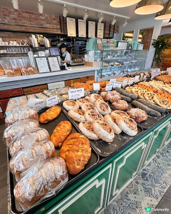 🇰🇷濟州島超人氣麵包店！蒜蓉法包控必去💥 無得輸！