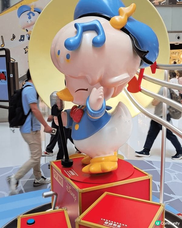 在新城市廣場中庭見到迪士尼的booth竟然發現有另類米奇老鼠...