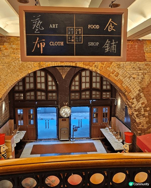 西港城嘅花圃街就嚟消失喇 呢一個充滿的士嘅建築 入面嘅一條花...