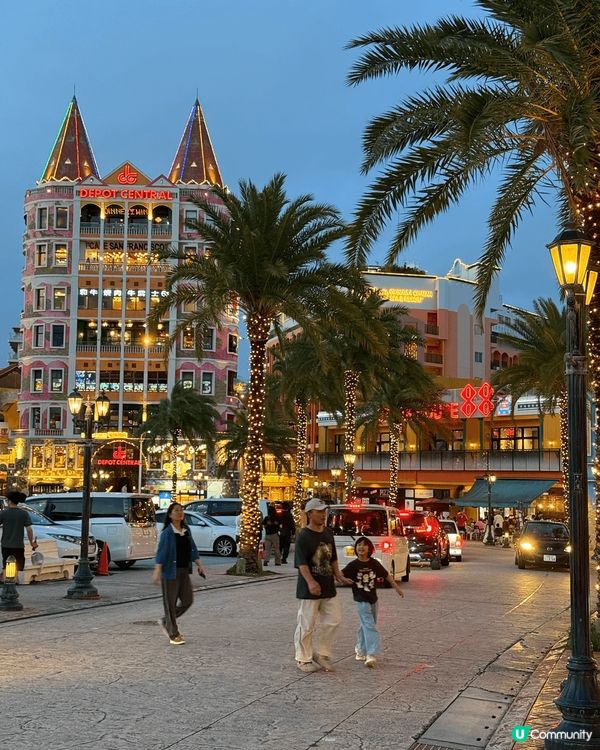 沖繩美國村夜晚真係好靚～加上燈飾點綴，勁有feel😍勁多打卡...