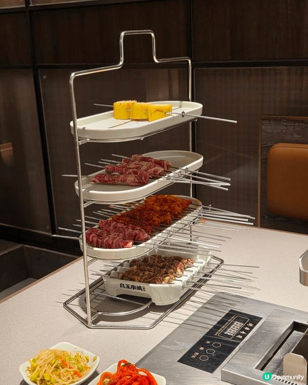 自轉碳火燒烤，串串美味