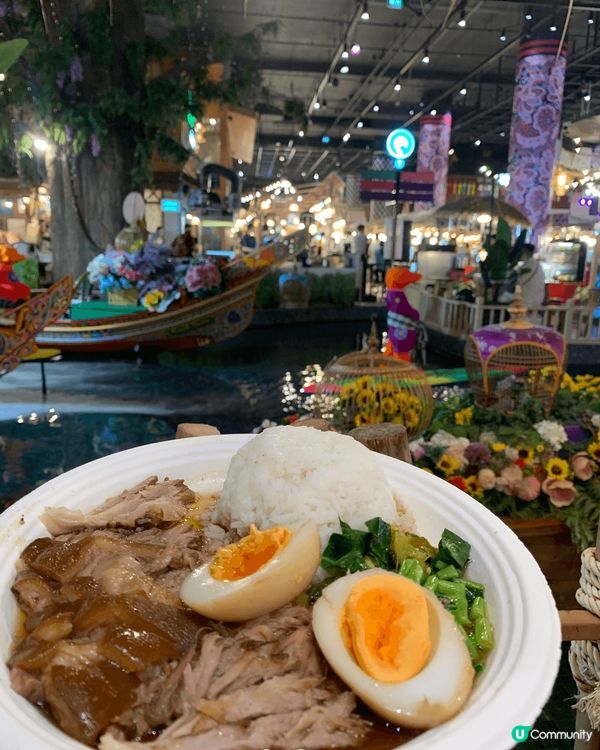 位於泰國的新商場🇹🇭個Foodcourt 裝修到猶如置身水上...