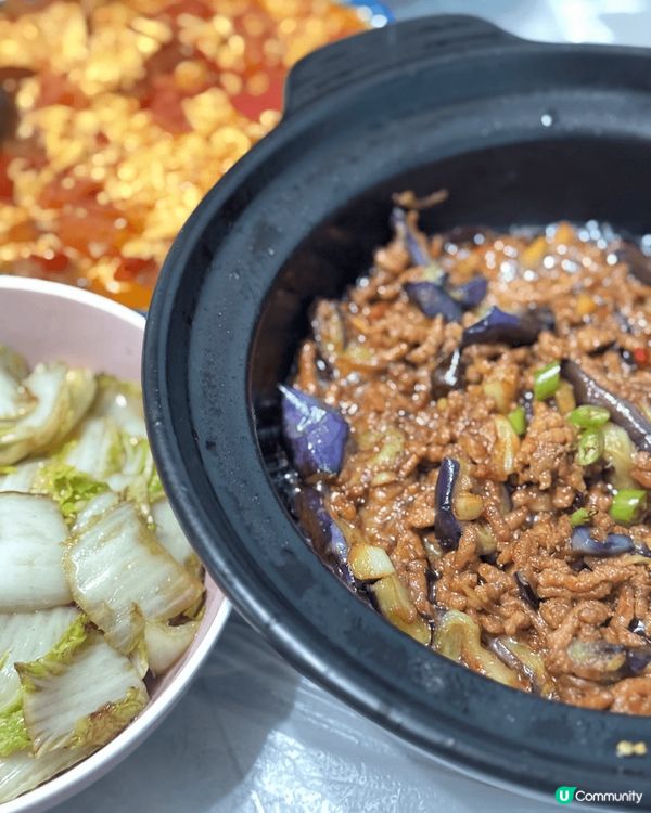 平時最鍾意就係自己一個去買送 煮飯 等另一半收工返黎食飯 好...