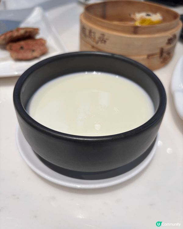 雙皮奶、雞肉海皇炒飯，有豐富既鈣質同蛋白質，對皮膚唔錯，食咗...