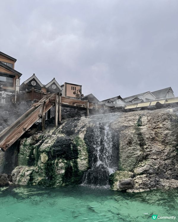 草津溫泉是日本最著名的溫泉之一，以其獨特的泉質和美麗的自然環...