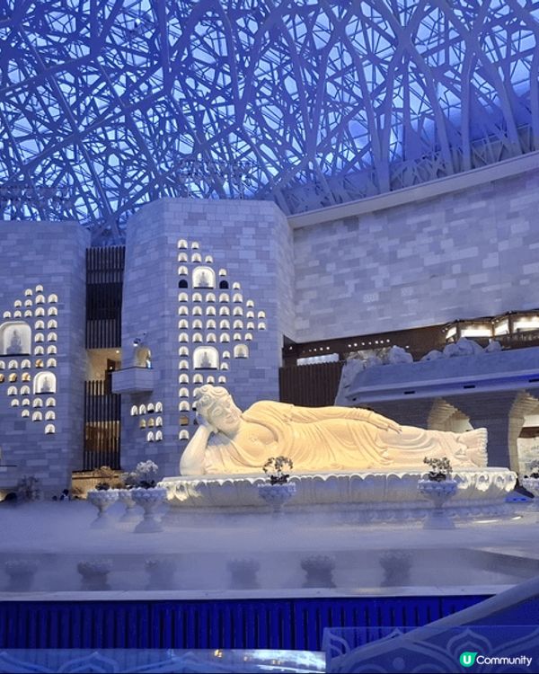 中國 南京 賞樓 美食之旅。 牛首山 佛教耀眼， 街景新舊合...