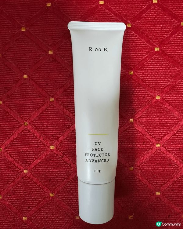 3款產品，白色果支可以防曬，另外2支是保濕水，可以幫助皮膚保...