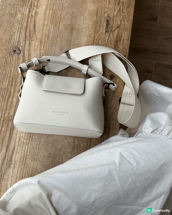 近期最愛用Gastonluga包包，唔單止奶油色易襯衫，防水...