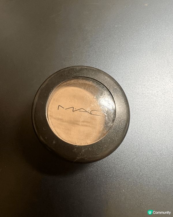 MAC嘅Omega眼影係我化妝袋入邊嘅長青物品。我覺得佢可以...